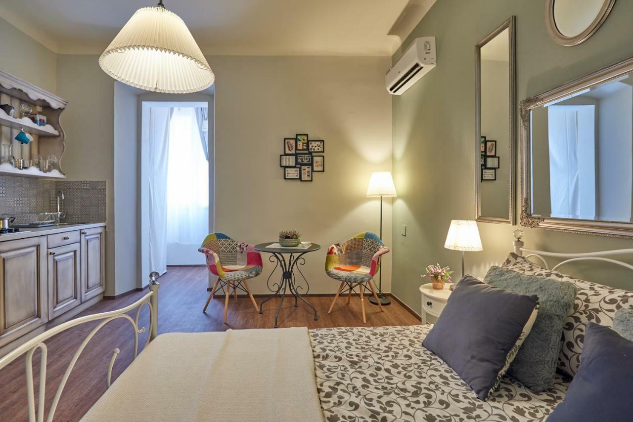 Old City Romanitic Studios 1 With Free Private Parking Pula Dış mekan fotoğraf